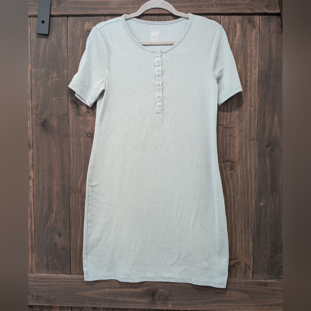 GAP Modern Henley Dress – Sage Green – Size M